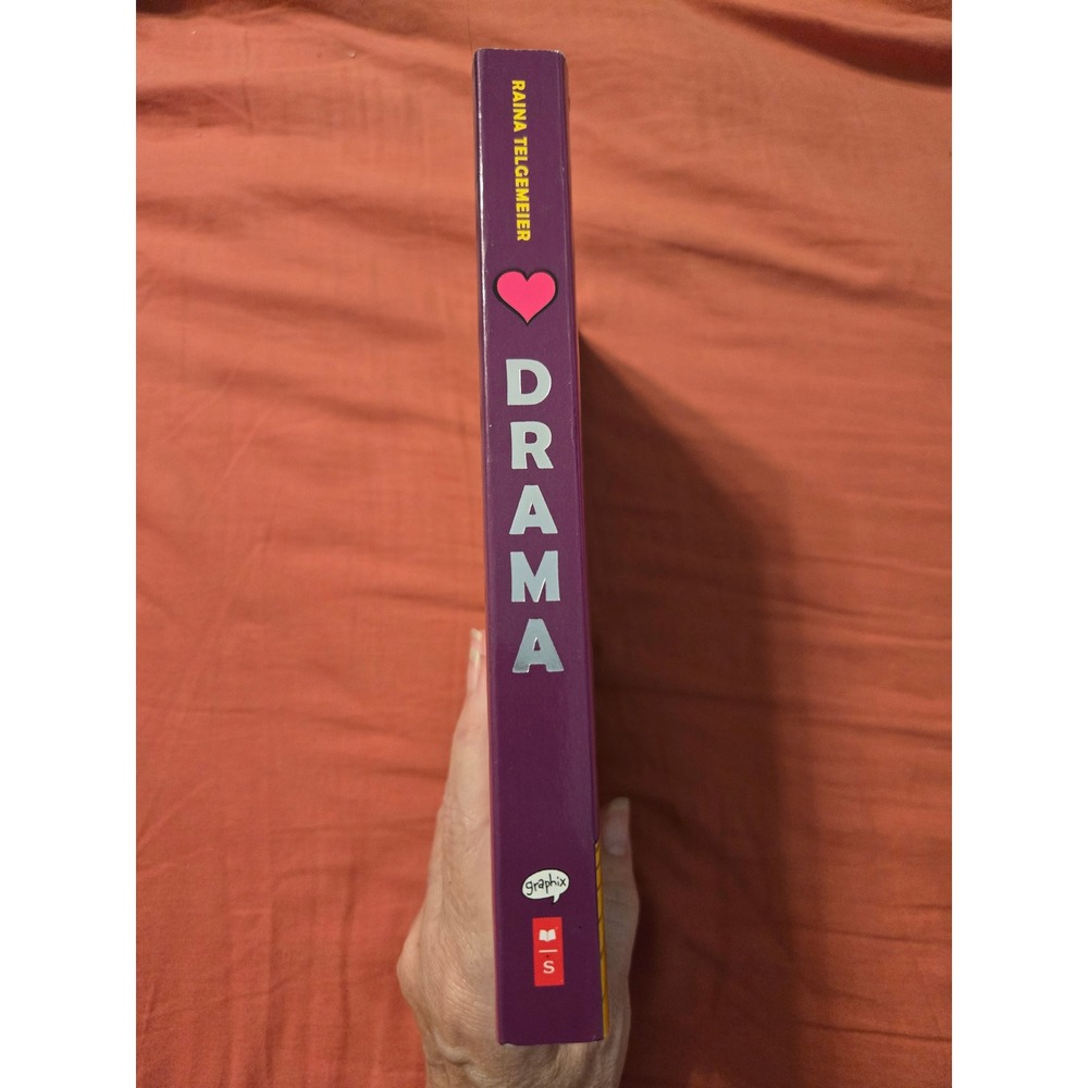 Drama by Raina Telgemeier Graphic Novel Paperback Scholastic Graphix 1st Ed - Picture 3 of 4
